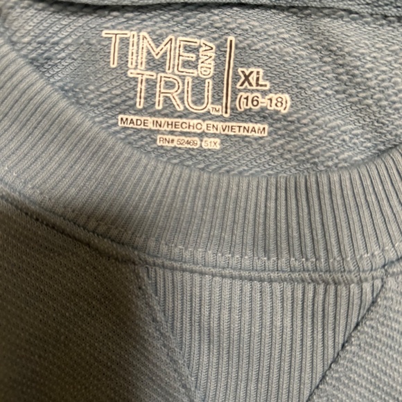 Time And Tru Cropped Sweater - Picture 2 of 2